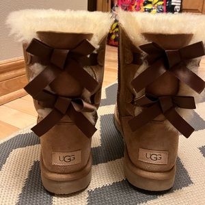 Lacey bow uggs